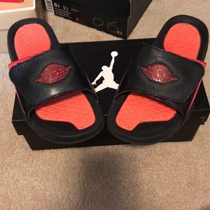 Jordan retro 2 slides